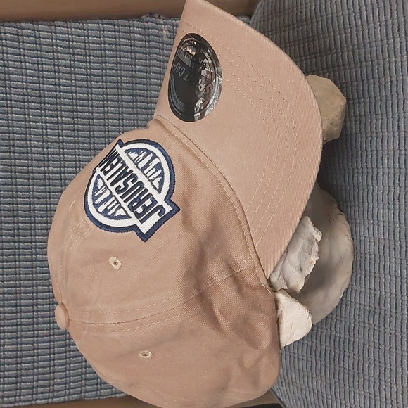 Nice Tan Cap with Jerusalem emblem - Picture 3 of 6